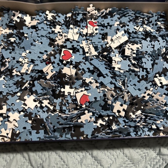 Ravensburger Disney Treasures from The Vault Minnie Mouse & Mickey Mouse 1000 pc - Picture 2 of 3